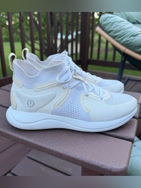 lululemon athletica Chargefeel 2 Mid Women’s High-Top Athletic Sneaker White 7